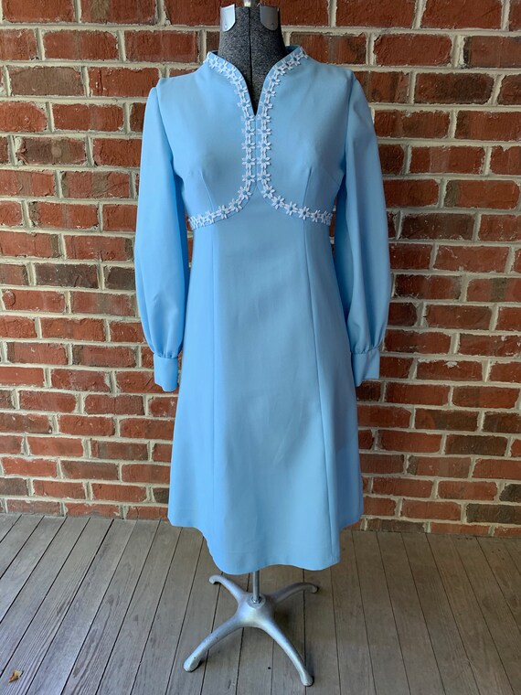 60's Daisy Trim Blue Dress - image 3