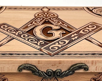 Masonic  tarot box engraved on wood, mason keepsake box , masonic symbols ,tarot Maçonnique