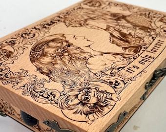 Labyrinth music box, labyrinth gift, David Bowie Labyrinth art musical jewelry box from solid wood , Ludo en labyrinth worm.