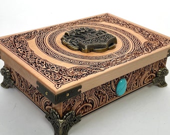 Viking altaar sieradendoos – massief houten runendoos uit de Noorse mythologie met Mjölnir en Vegvísir voor heidens altaar of aandenken