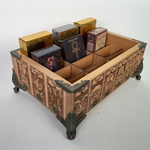 Tarot en Oracle Deck Organizer voor meerdere kaartspellen 12 slots gegraveerd in massief hout met gotische sterrenbeelden en kaarthouder