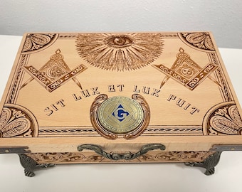 Freemason tarot deck box Engraved, freemason gift, mason box, Freemason Compass & Square Memory Box engraved on solid wood.