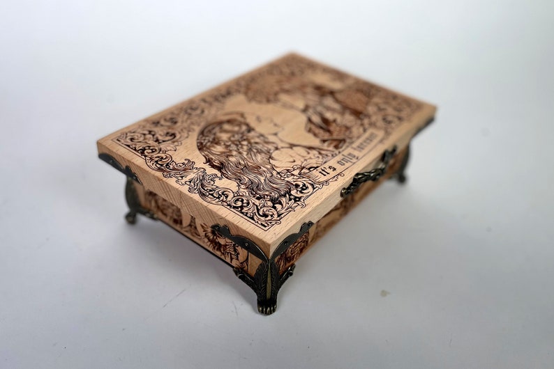 Labyrinth movie music box , David Bowie art musical jewelry box from solid wood , Ludo and labyrinth worm digital module