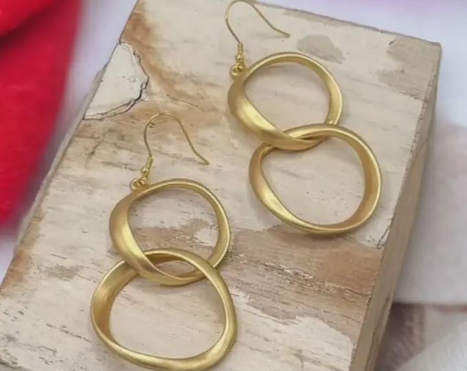 Gold Double Circle Earrings, Modern Geometric Dangle Earrings, Minimalist Gold Statement Earrings, Interlocking Hoop Earrings