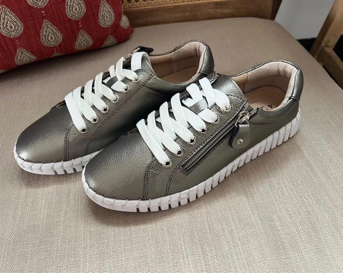 JO & JOE Genuine Leather Metallic Gold Trainers – Zip-Up Lace Shoes – Sizes 4–8