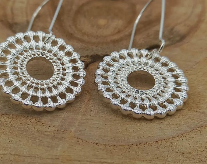 Silver Filigree Circle Drop Earrings, Boho Filigree Dangle Earrings, Lightweight Silver Hook Earrings, Vintage Style Circle Earrings