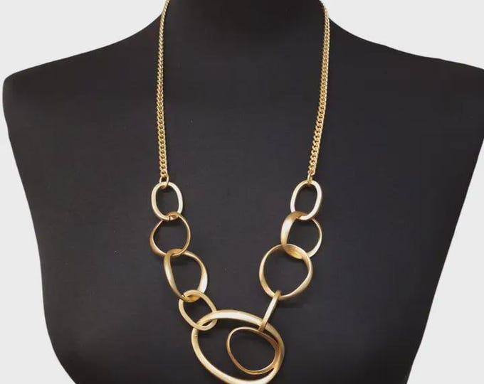 Gold Link Statement Necklace, Modern Geometric Chain Necklace, Large Circle Pendant Necklace, Minimalist Gold Statement Jewelry