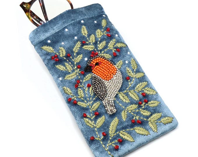 Blue Velvet Robin Glasses Case – Beaded Robin & Embroidered Holly – Soft Padded Spectacle Pouch