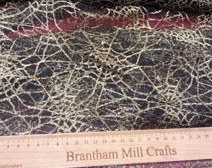 Metallic Net, Black/Gold 147 cm width, PER HALF METRE