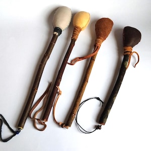 Große handgefertigte Wildleder und Leder Trommelklopfer für 16 & 18 Zoll Schamanen Handtrommel