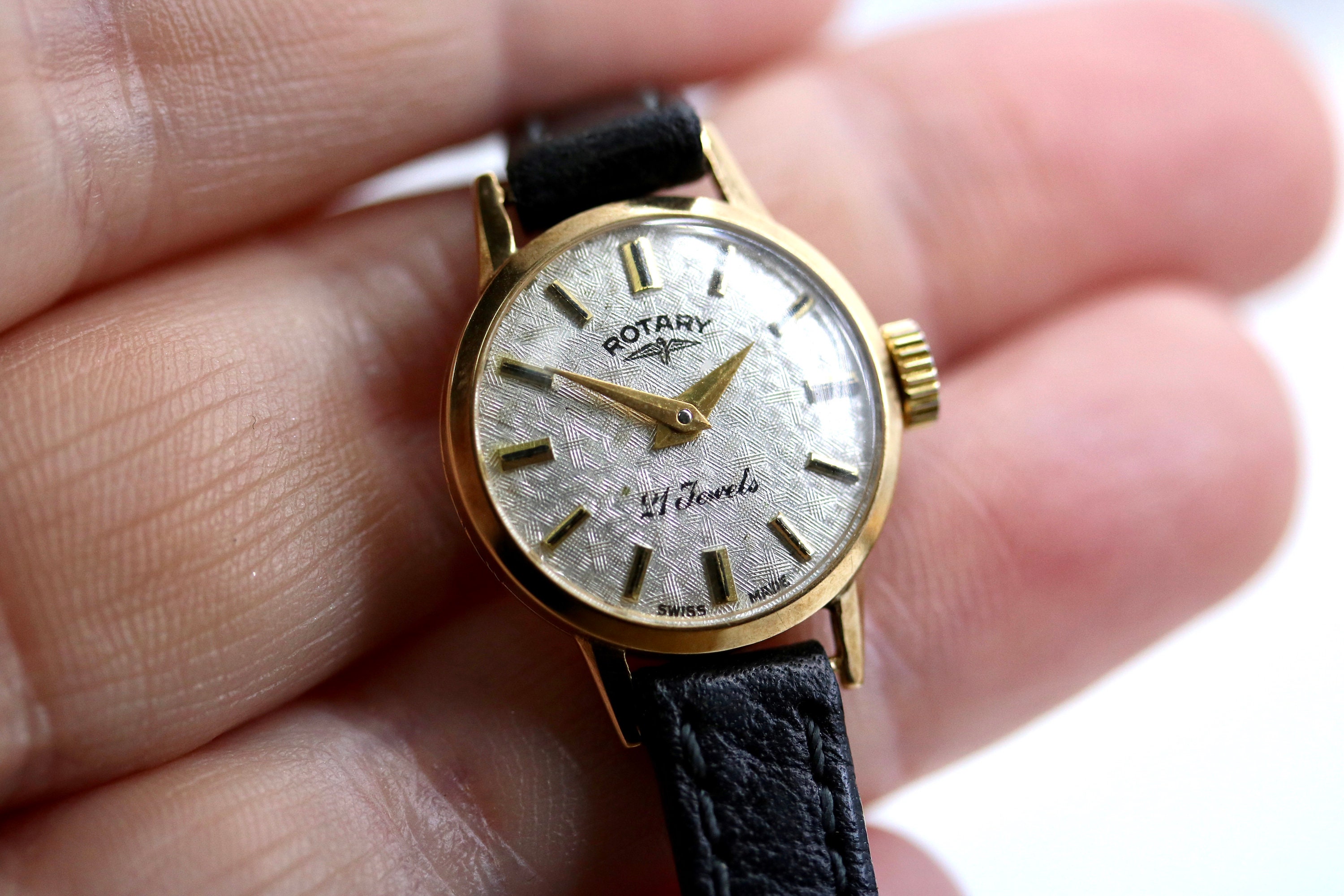 Ladies 9ct gold hotsell rotary bracelet watch