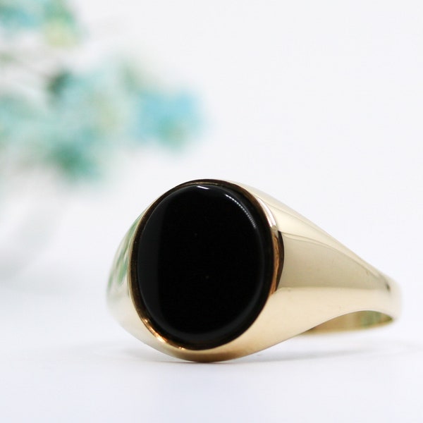 Elegant Black Onyx Signet Ring | Pre-owned | 9ct Gold | Gents Signet Ring | UK Finger Size U | Classic Design | Timeless | Gift For Him