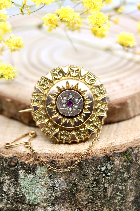 Brooch the hotsell subject etsy