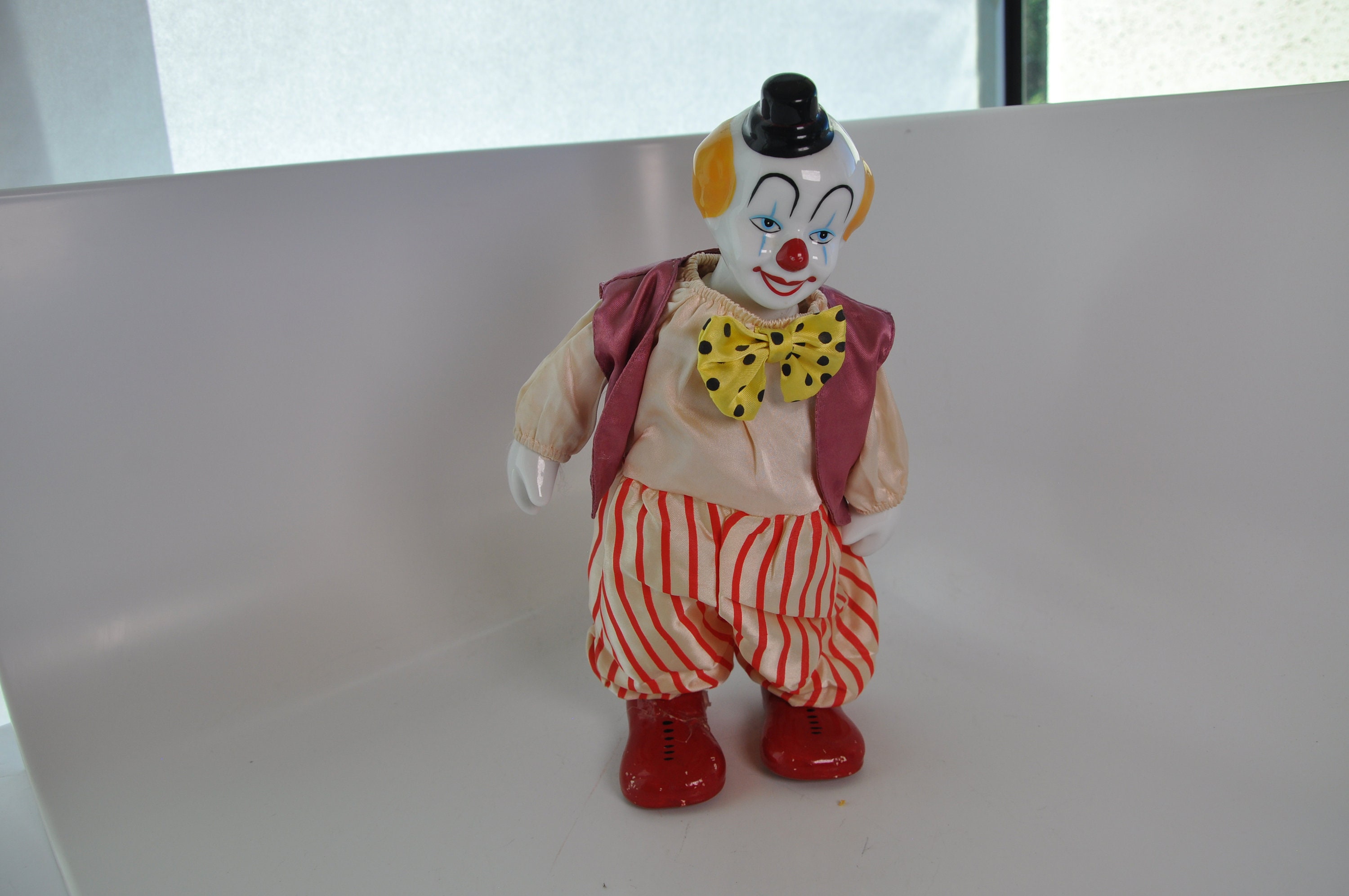 Toddmomy Circus Clown Figurines 5Pcs Miniature Clown Figurines Carnival  Cake Topper Clown Ornaments for Home Office Landscape