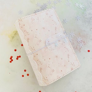 Handmade Christmas Theme Faux Leather Planner cover. Traveler’s Notebook Planner cover. Vegan leather planner cover. Handmade planner