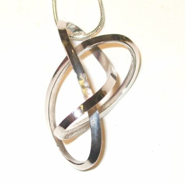 Mobius Figure 8 Knot Pendant