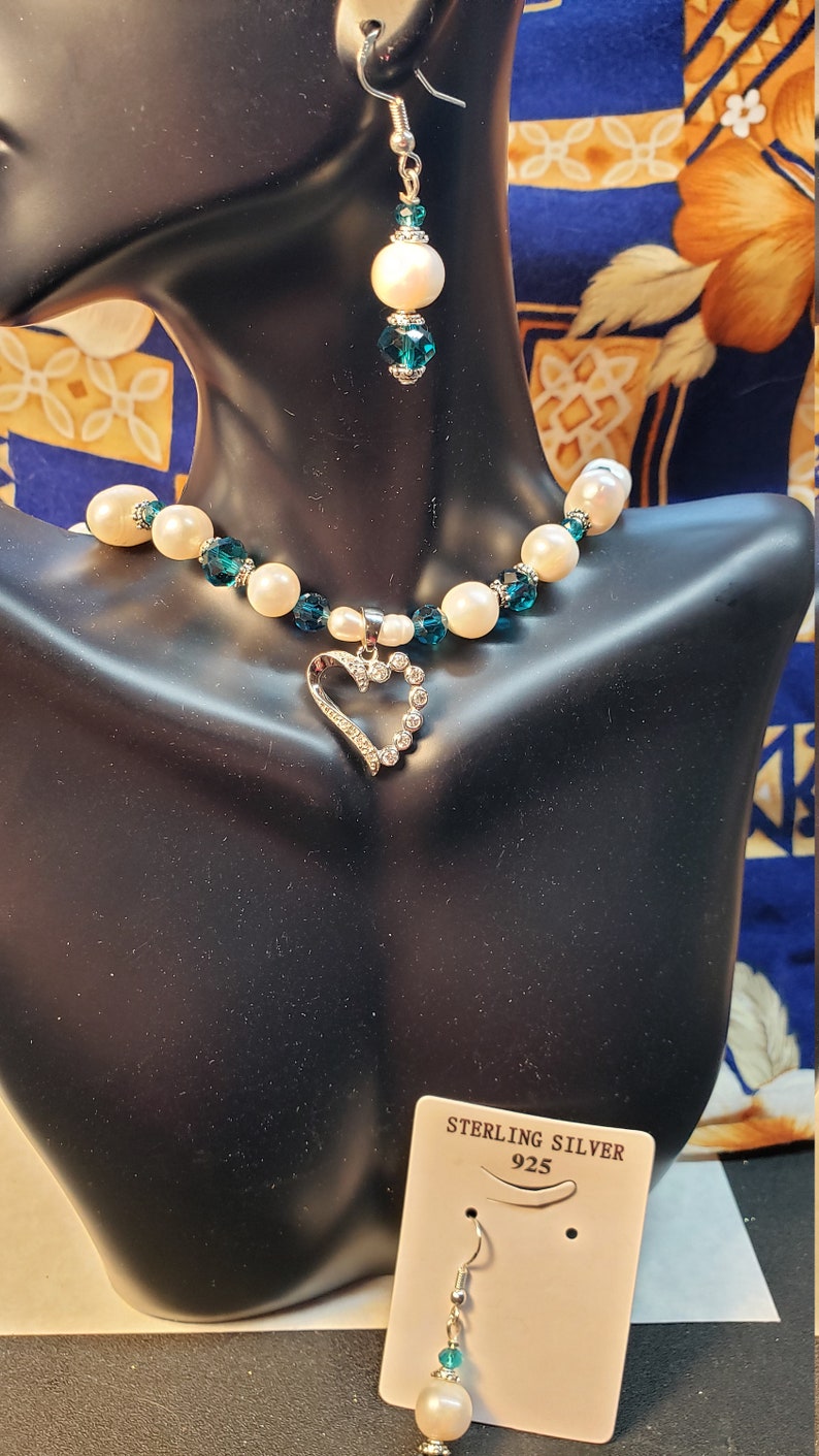 Beautiful necklace and earrings set