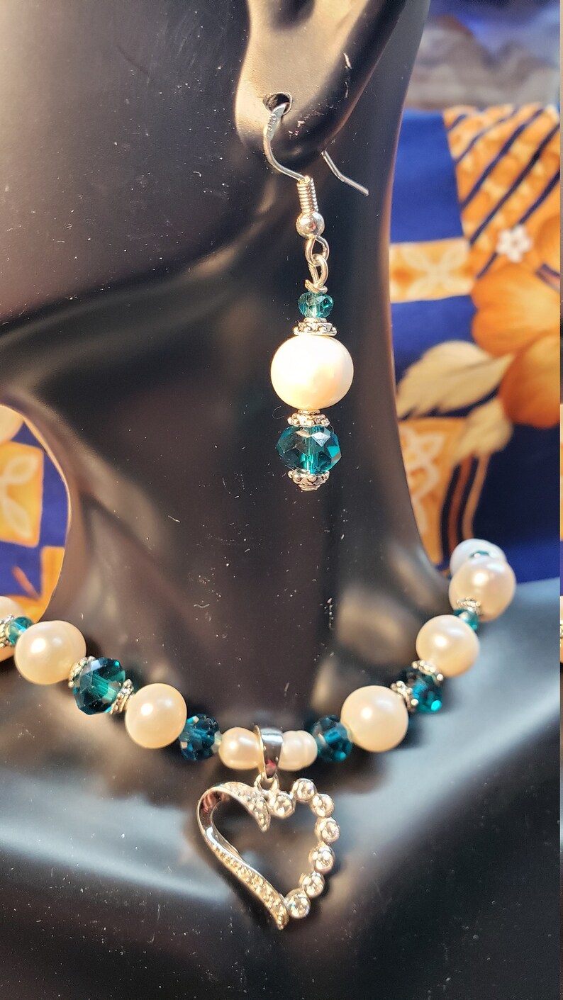Beautiful necklace and earrings set