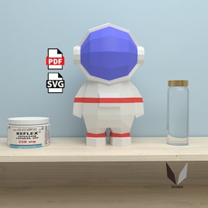 Astronauta bambino cartaceo 3D / Scultura di carta fai da te / Modello di modello di carta / Fai da te / Low poly / Modello PDF / origami / Decorazione per la casa