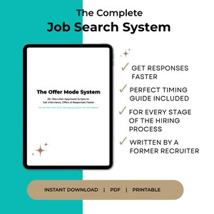 Puede incluir: Anuncio de "The Offer Mode System" en una tableta. La imagen presenta un sistema de búsqueda de empleo con funciones como respuestas más rápidas y una guía de tiempo. El diseño incluye un fondo turquesa y una pancarta beige.