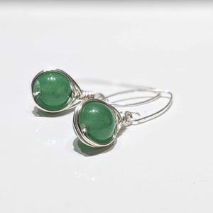 Green Elegant Earrings, Green Beaded Earrings, Twisted Wire Earrings, Silver Earrings, Semi-precious Bead Earrings, Aventurine Earrings