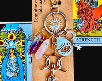 Bijou de sac ÉNERGIE FÉMININE / DÉESSE lunaire, inspiré d'une carte de tarot force et grande prêtresse, protection contre le mauvais œil, cristaux de quartz rose améthyste.