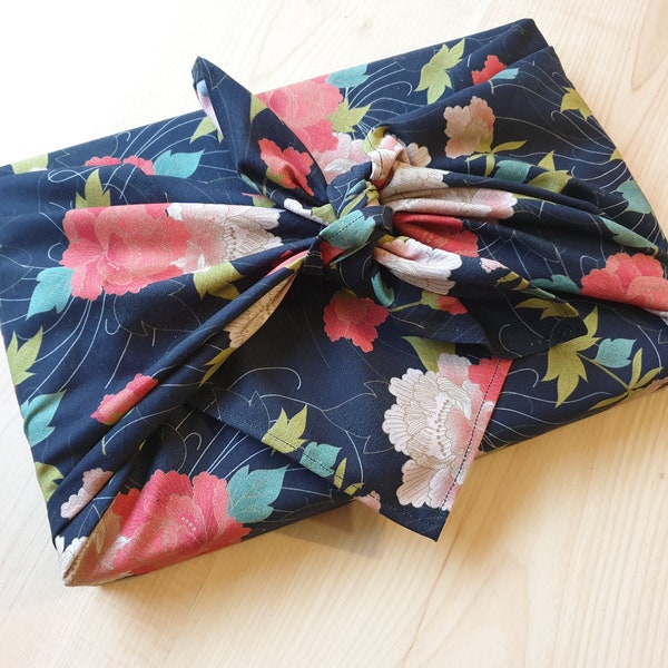 FUROSHIKI: 100% Bio-Baumwolle, japanische Geschenkverpackung aus Stoff , 68 x 68 cm Tuch; 110g/m2 Popeline, Japanische Blumen