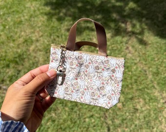 Mini borsa portachiavi + cerniera con coniglietto marrone di Shop Haven Mae