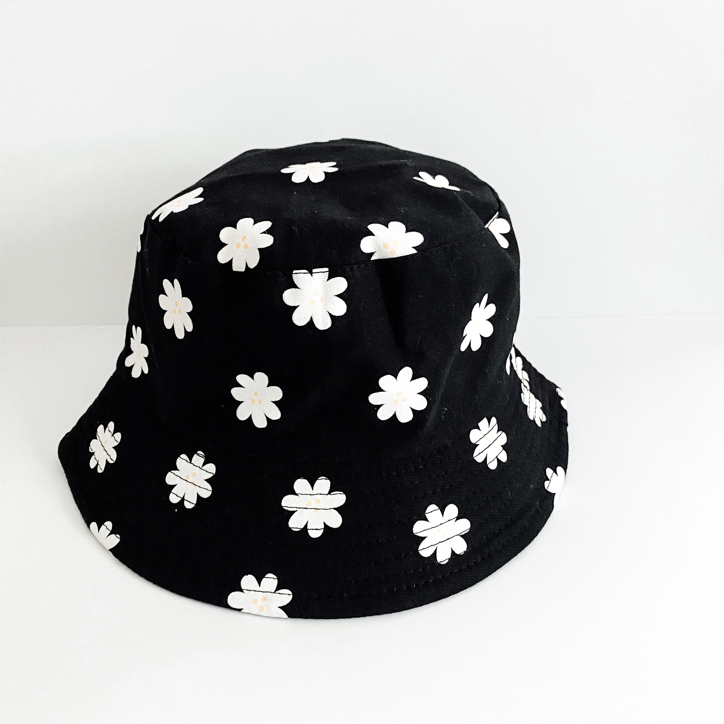 REVERSIBLE Black Large Patterned Daisy & Solid Bucket Hat | Etsy