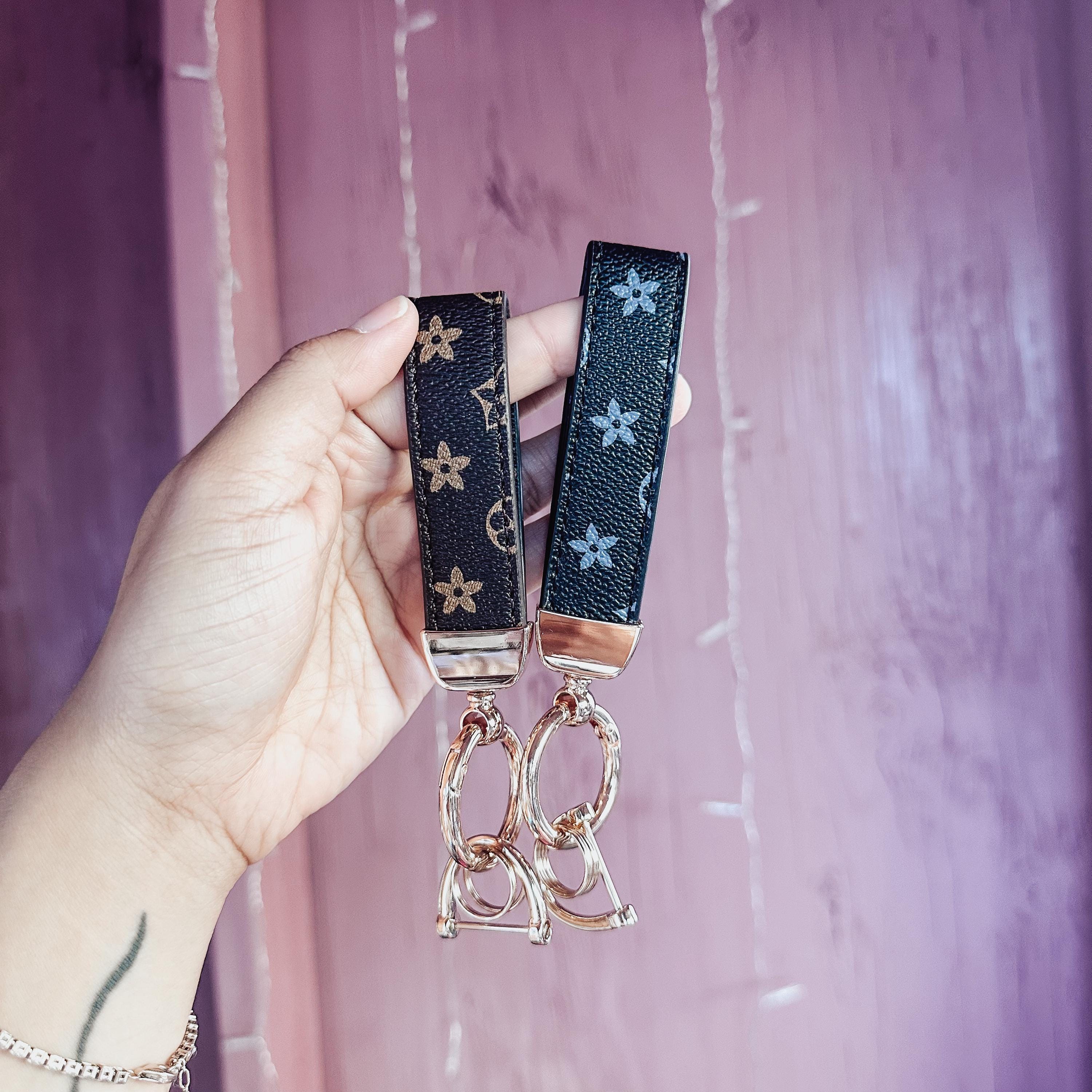 Louis Vuitton Checkered Keychain - Etsy