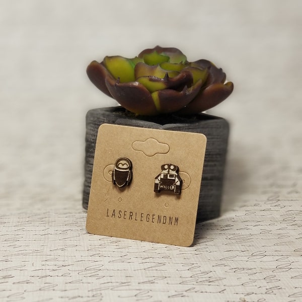 Wall-e and EVE stud earrings. Disney earrings. Disney inspired earrings. Wall-e and EVE inspired earrings.