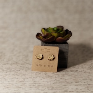 Rose stud earrings.Flower earrings. Flower stud. Rose earrings. Wood rose earrings. Small wood earrings. Small rose earrings. wood studs.