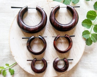 Créoles en bois, Boucles d'oreilles en bois brun, Bio sculptées à la main