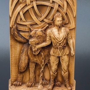Tyr Statue dieux nordiques autel Figurine de table dieux scandinaves Statue païenne 8 pouces de haut Sculpture en bois Souvenir