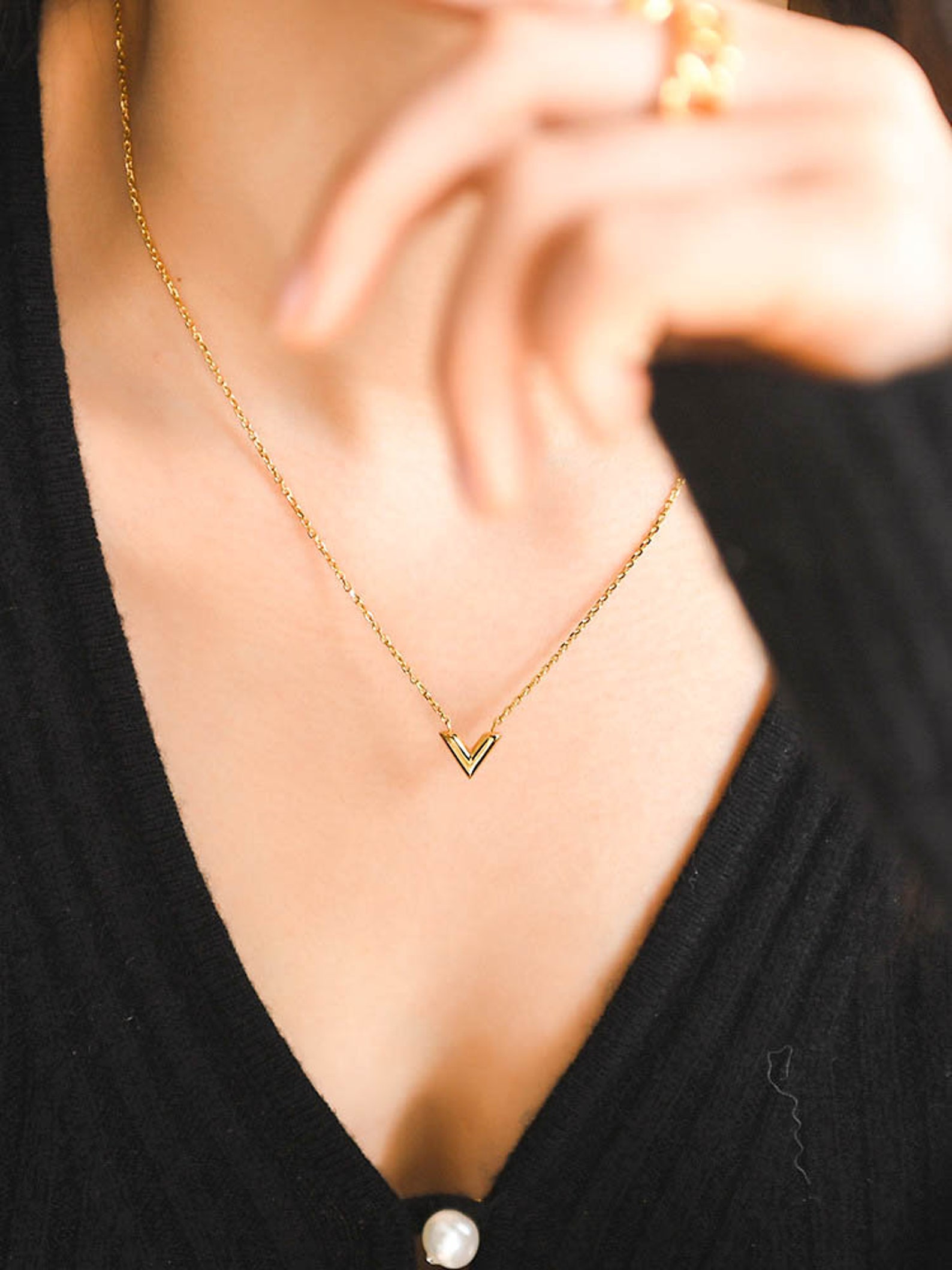 Simple 18K Gold Plated V Charm Gold Necklace V Pendant V Etsy