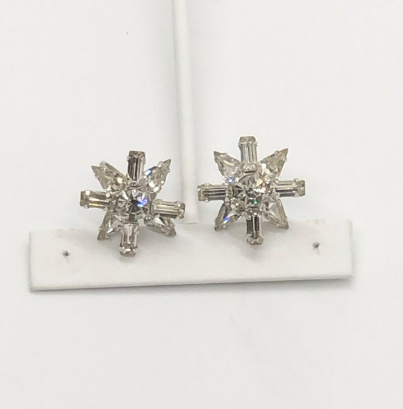 Brilliant Vintage Clear Rhinestone Star Shaped Ea… - image 1