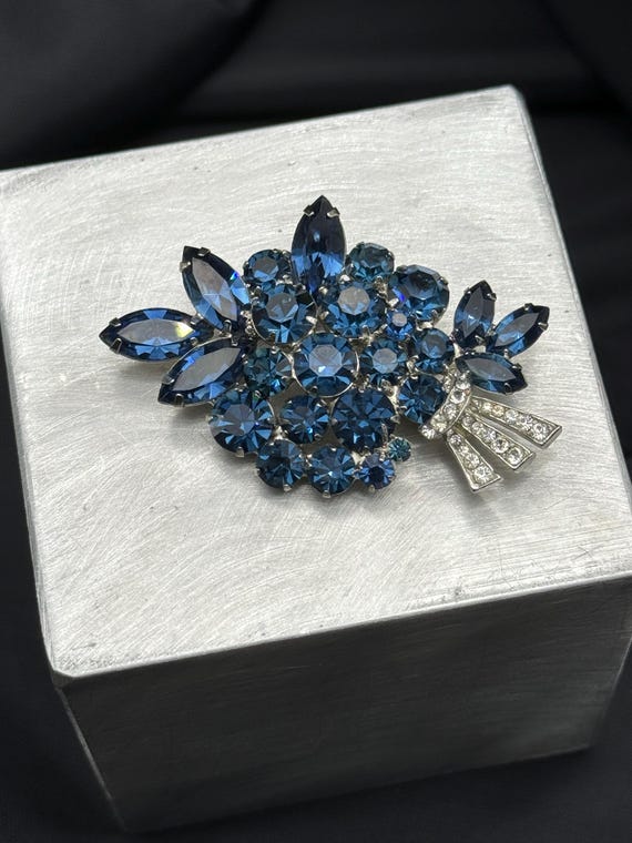 Alilang Women's Vintage Crystal Flower Bouquet Brooch - Rhinestone Pin For Wedding, Jacket, Dress - View #3
