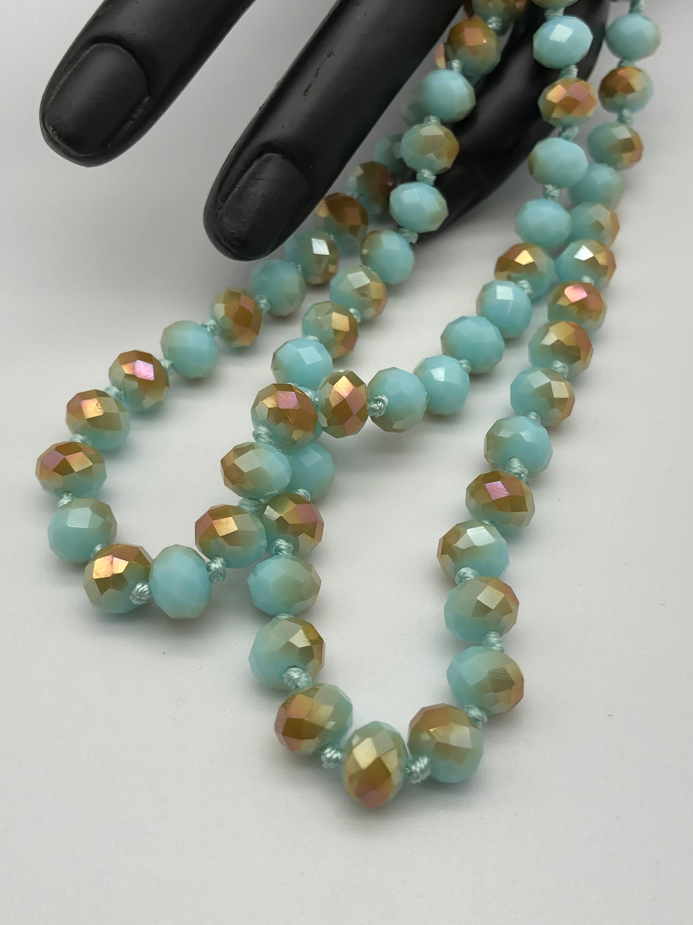 Collier Vintage Perles Gris Nacré Et Or Avec Pendentif Verre Bleu - Occasion Charmant