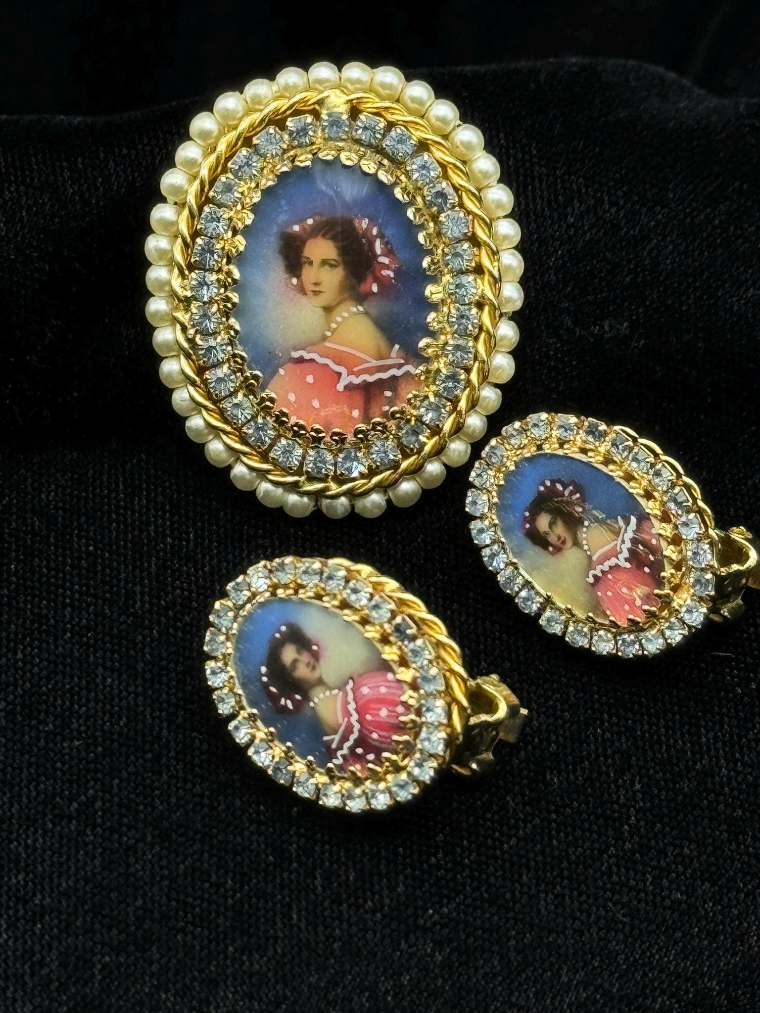 見事な創造力 Crystal Blue Pearl Faux Hobé 1950's Vintage Lady Pink in その他