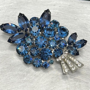 Vintage Navy Blue Rhinestone Flower Bouquet Brooch