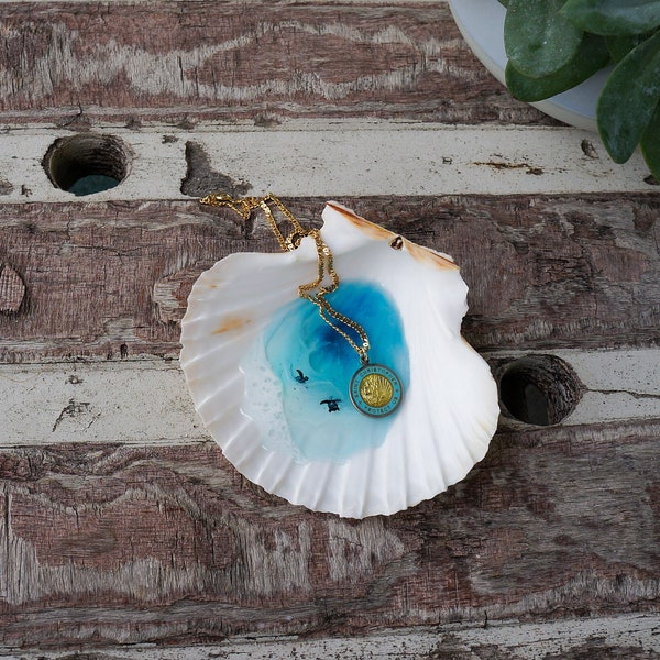 Resin OCEAN SHELL ring dish scallop "Two Baby Turtles", beach decor jewelry bowl