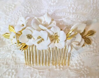 Wedding hair comb "Livia" porcelain flowers, Wedding bun, Wedding hairstyle accessory, Hair jewelry