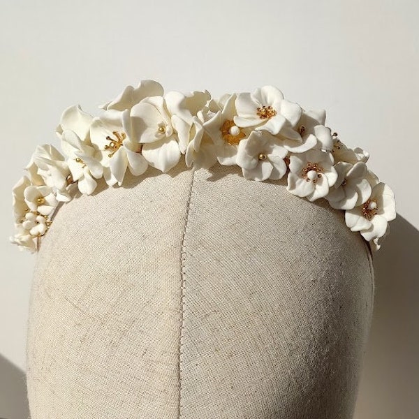 Couronne de mariée "Eugenie", couronne de porcelaine, casque nuptial, blanche, diadème romantique