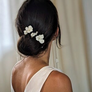 Forcine Garance, fiori in porcellana, accessorio per acconciatura da sposa, plettri per chignon nuziale immagine 5