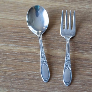 Vintage Wm Rogers Baby Spoon Fork Set, Grape Pattern Silverplate Child Flatware