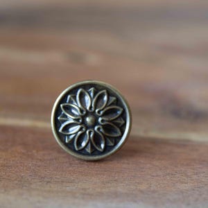 23 Vintage Ajax 951 Cabinet Knobs NOS Floral Brass Tone Drawer Pulls Cabinet Jewelry