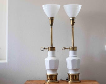 Vintage Stiffel Table Lamps Pair – White Ceramic & Brass – Mid Century Modern – Milk Glass Shades
