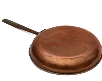 Vintage/Antique Copper Saute Pan pan Imported from England  to the U.S. by Michel Davis Antique Importer