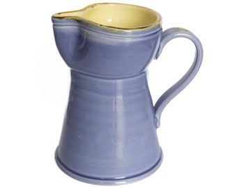 Handpainted Il Nodo Ceramiche made in Italy pitcher or vase holds 20oz.