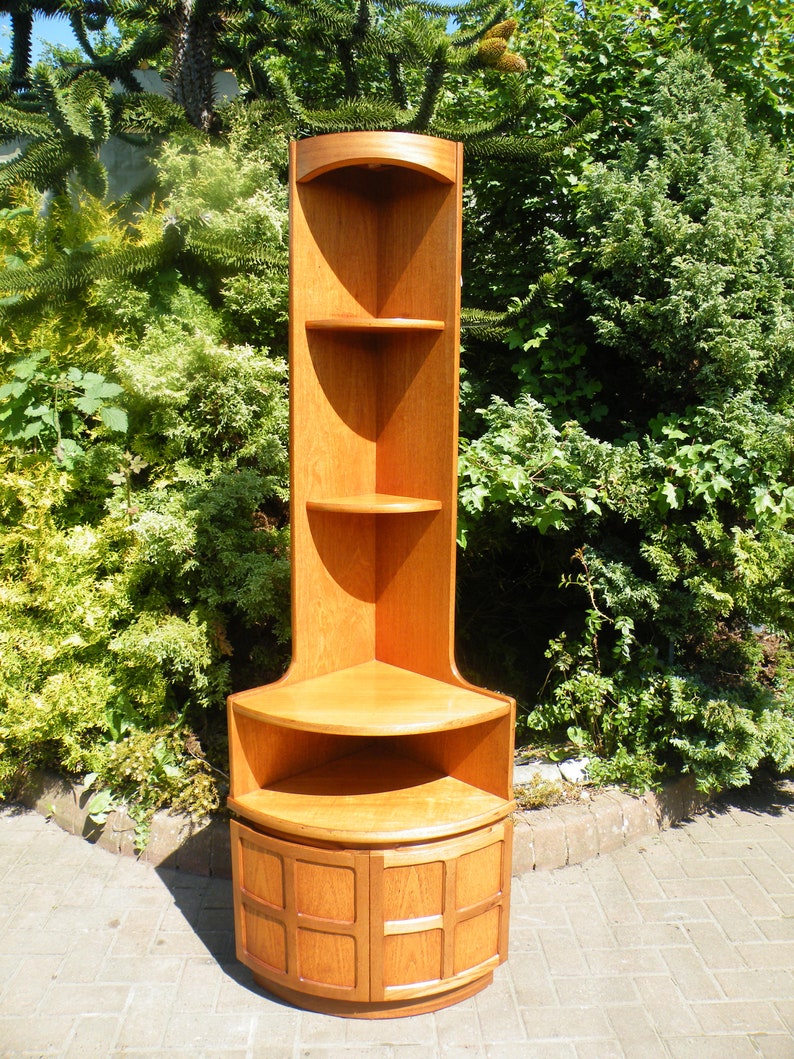 Gabinete de esquina de teca danés moderno de mediados de siglo | Etsy